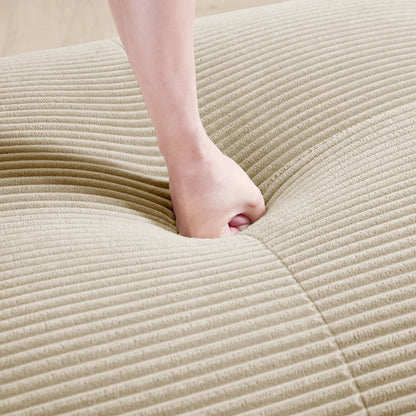 Canapé design compact avec assise confortable – Canapéa Studio